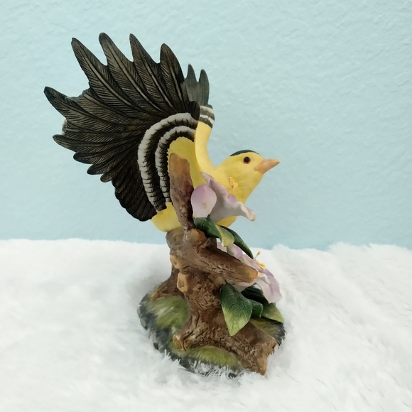 Goldfinch and Lilies Vintage Ceramic Hand Painted Figurine Cottagcore - Picture 7 of 16
